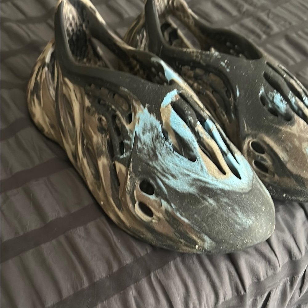 Size 11 Yeezy foam runner